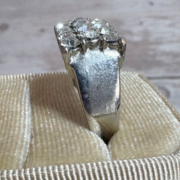 Vtg Silver Tone Cocktail Ring Rectangle Sparkling Clear Rhinestones Cluster Sz 9 - Picture 6 of 11